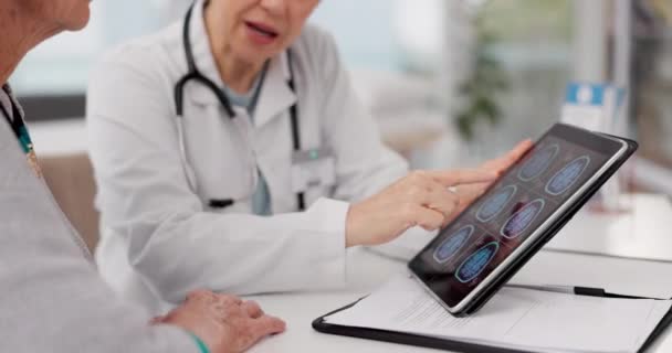 Woman Doctor Hands Tablet Brain Scan Patient Medical Examination Results — Stok video