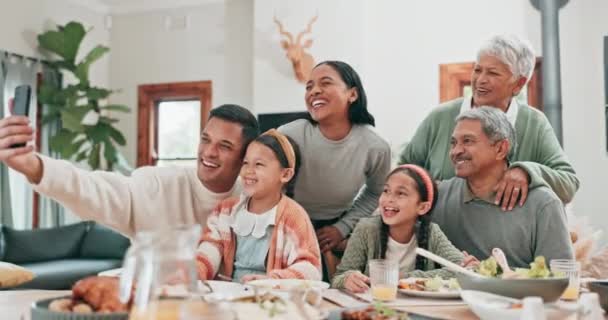 Happy Selfie Food Big Family Table Relax Love Celebration Social — Vídeo de Stock