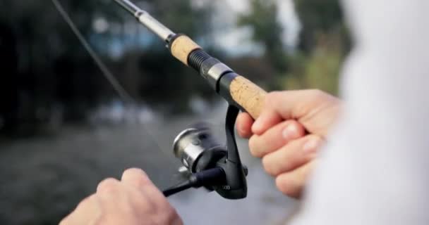 Hands Reel Fishing Rod Lake Catch Sport Hobby Nature Forest — Vídeos de Stock