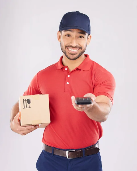 Homem Feliz Retrato Caixa Com Pos Para Pagamento Entrega Comércio — Fotografia de Stock