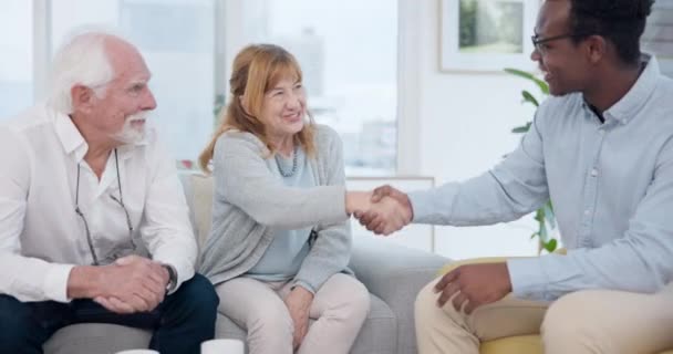 Senior Couple Handshake Life Insurance Planning Investment Meeting Finance Shaking – Stock-video