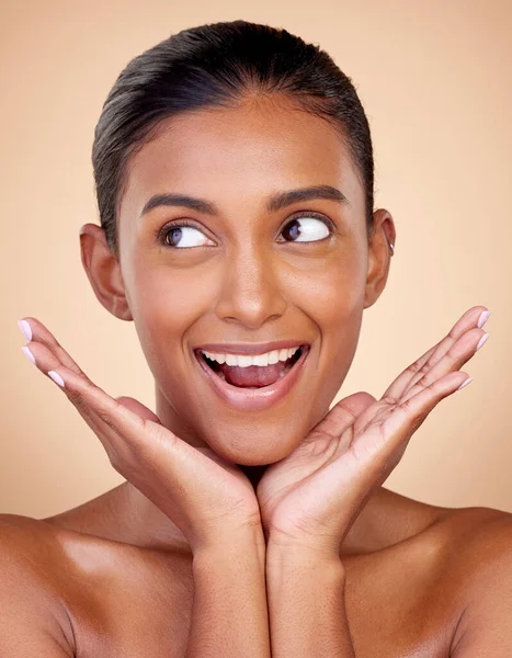 Thinking Beauty Happy Woman Natural Facial Glow Dermatology Skincare Cosmetics — Stock Photo, Image