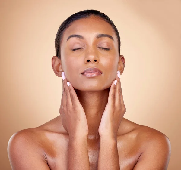 Skincare Студийное Лицо Женщина Расслабляются Естественным Макияжем Эстетической Косметикой Рутиной — стоковое фото