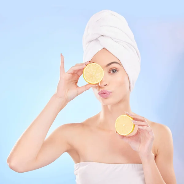 Skincare Kecantikan Dan Potret Wanita Dengan Lemon Make Dan Detox — Stok Foto