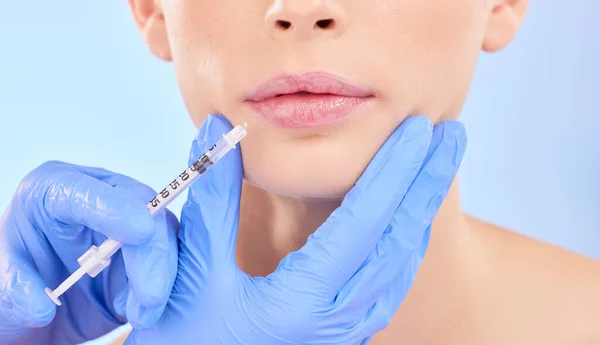 Ένεση Γυναίκα Και Χείλη Πλαστικό Χειρουργό Για Την Ομορφιά Μπότοξ — Φωτογραφία Αρχείου