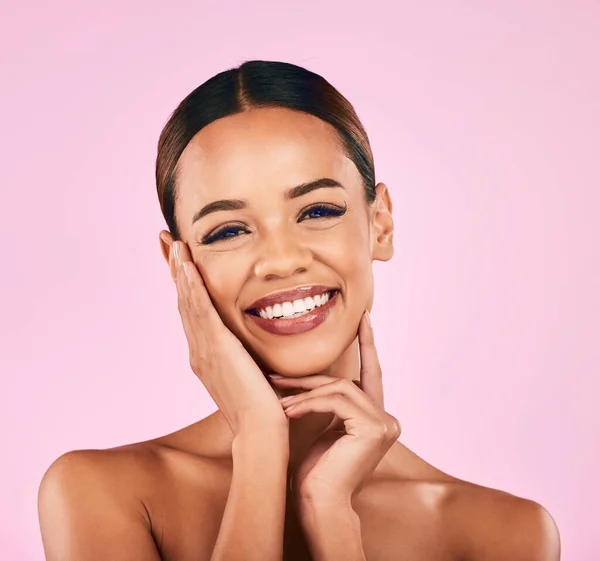 Skincare Cosméticos Retrato Mulher Feliz Com Maquiagem Bem Estar Brilho — Fotografia de Stock