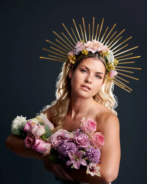 Mujer Diosa Primaveral Retrato Estudio Con Flores Belleza Corona Para —  Fotos de Stock
