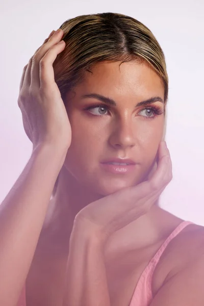 Skönhet Kosmetisk Och Vacker Kvinna Studio Med Naturlig Glamour Och — Stockfoto