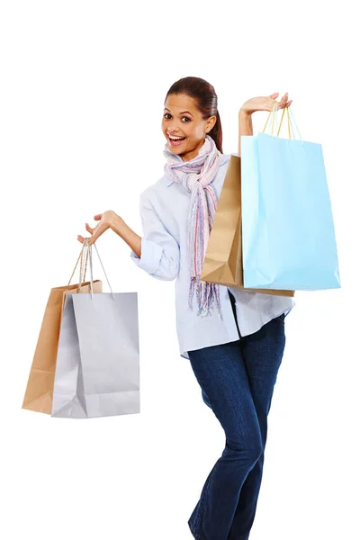 快乐的女人 购物袋和工作室肖像与白色背景 孤立的模型和购物中心销售 富有的顾客 零售市场的模特和商店 打折促销和奢侈品商店品牌的提供 — 图库照片