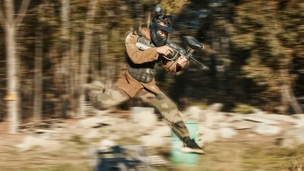 Пейнтбол Стрельба Прыжок Человеком Игровой Площадке Поля Боя Миссии Солдат — стоковое фото