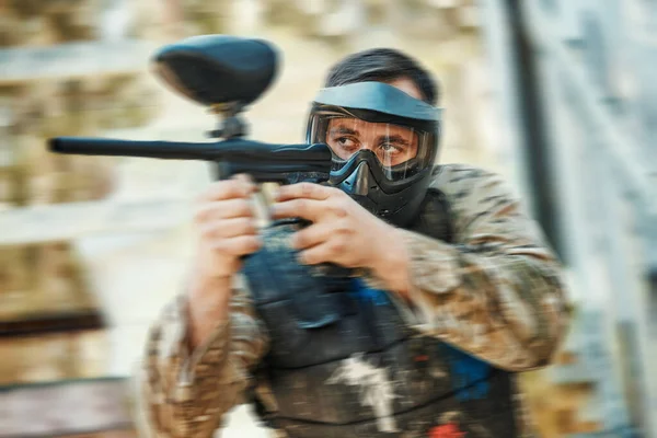 Paintball Gun Focus Man Richten Schieten Richten Soldaat Actie Krijger — Stockfoto