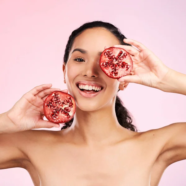 Woman Skincare Portrait Pomegranate Beauty Natural Cosmetics Facial Product Vitamin — Stock Photo, Image