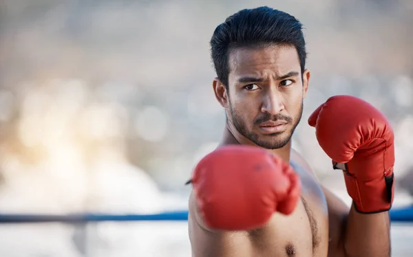Fitness Boxeo Boxeador Masculino Ring Entrenamiento Ejercicio Puñetazos Con Fuerte —  Fotos de Stock