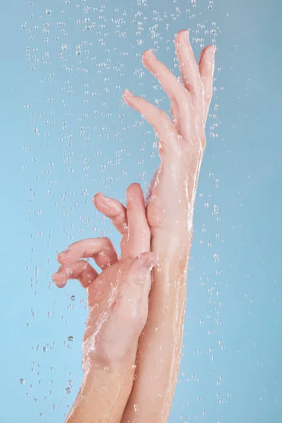 Water Drops Skin Person Washing Hands Studio Blue Background Hygiene — Stock Photo, Image