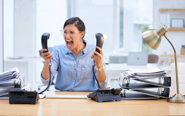 Злая Кричащая Деловая Женщина Телефону Стресса Карьере Секретаря Расстройства Проблем — стоковое фото