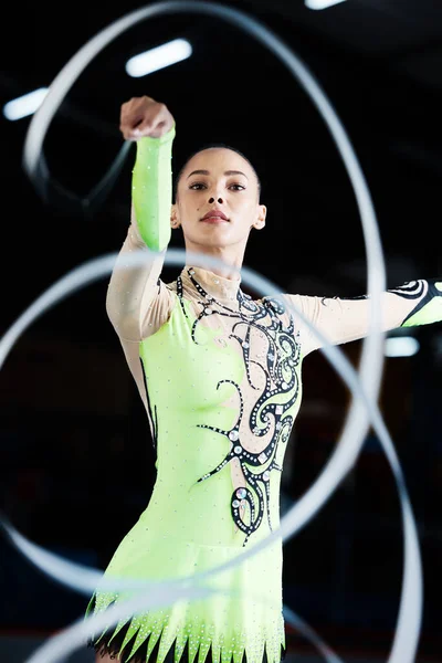 Gymnastique Danse Femme Avec Ruban Pour Mouvement Rythmique Entraînement Exercice — Photo