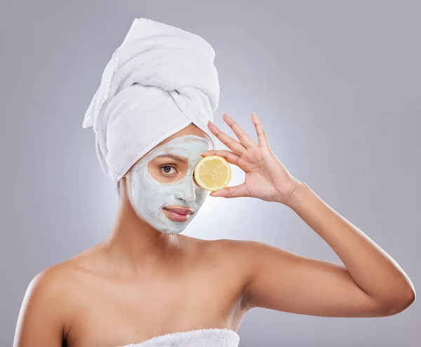 Maske Hautpflege Und Zitrone Mit Frauenporträt Studio Für Schönheit Naturkosmetik — Stockfoto