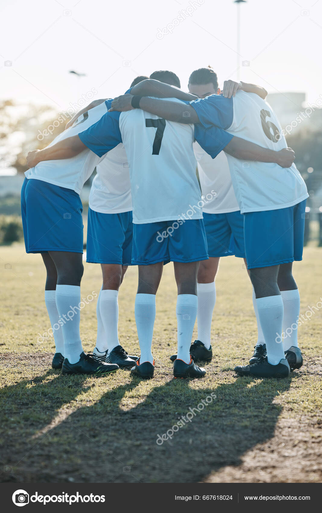 Ποδόσφαιρο Υποστήριξη Ομάδα Ένα Πλήθος Για Κίνητρα Στόχους Ομαδική Αποστολή  — Φωτογραφία Αρχείου © PeopleImages.com #667618024