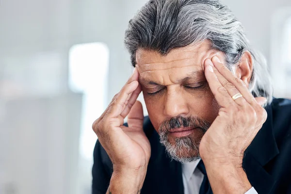 Huvudvärk Ansikte Och Senior Affärsman Med Depression Företags Misstag Eller — Stockfoto