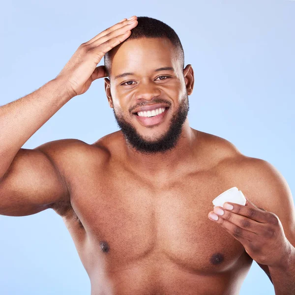 Sağlık Portre Saç Bakımı Için Kremi Olan Siyah Bir Adam — Stok fotoğraf