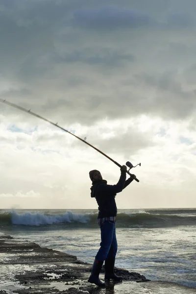 Prende Suo Tempo Grande Cattura Girato Solo Pescatore Pesca Largo — Foto Stock