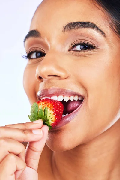 Portrait Strawberry Indian Woman Studio Health Diet Detox Nutrition Wellness — Stock Photo, Image