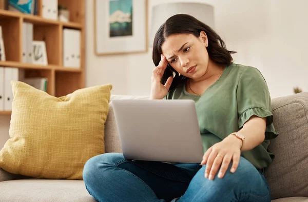 Remote Work Stress Woman Laptop Headache Burnout Sofa Frustrated Annoyed — Stock Photo, Image