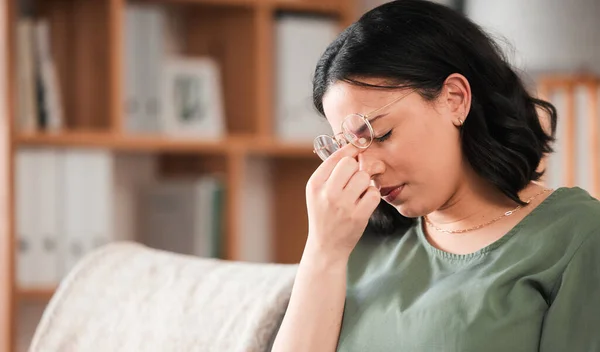 Migräne Stress Und Junge Frau Mit Burnout Oder Psychischen Problemen — Stockfoto