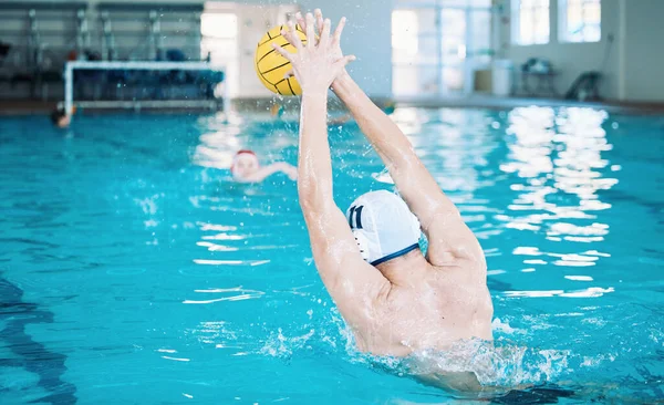 Sports Entraînement Water Polo Avec Homme Dans Piscine Pour Fitness — Photo