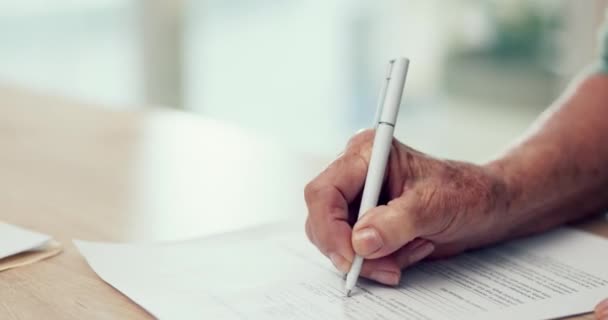 Handen Schrijven Persoon Met Contract Ondertekenen Aanvraag Document Voor Testament — Stockvideo