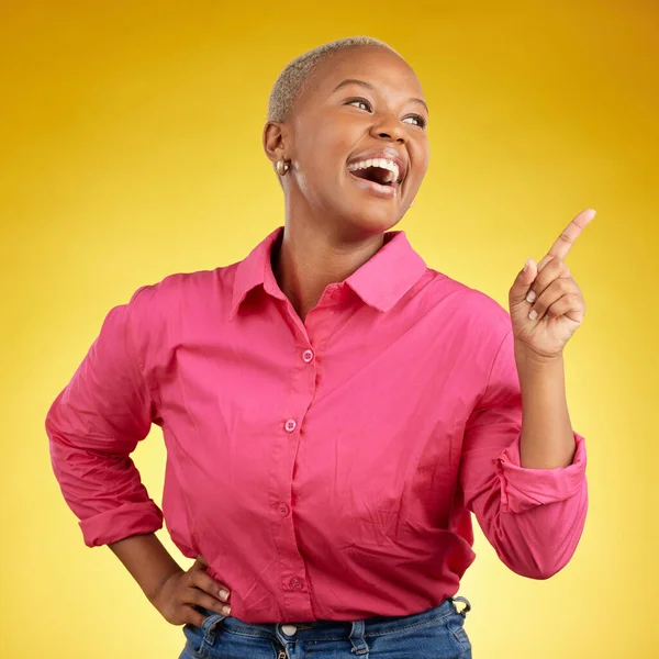 Happy Black Woman Hand Pointing Studio News Deal Coming Soon — Stock Photo, Image