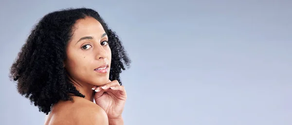 Retrato Cuidado Piel Espacio Con Una Mujer Modelo Negro Estudio — Foto de Stock