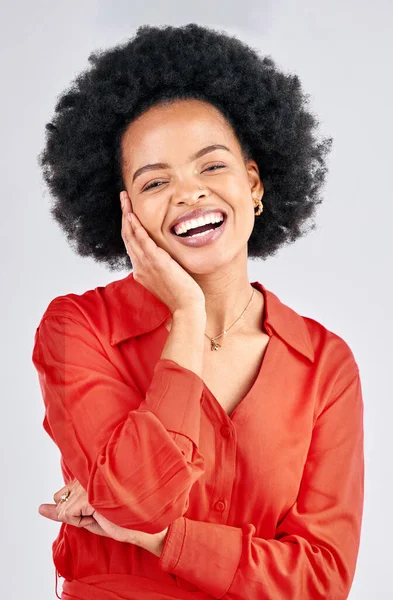 Portret Uśmiech Moda Czarną Kobietą Studio Białym Tle Dla Modnego — Zdjęcie stockowe