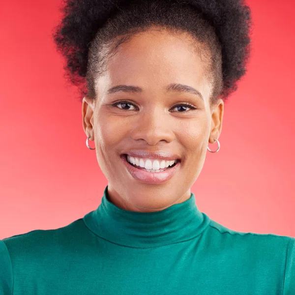 Gelukkig Portret Gezicht Van Een Zwarte Vrouw Studio Met Een — Stockfoto