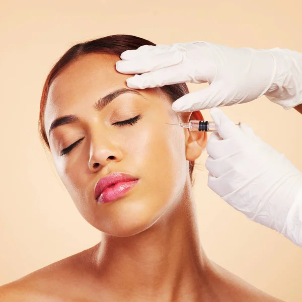 Hands Woman Plastic Surgery Needle Facelift Cosmetics Isolated Studio Background — Stock Photo, Image