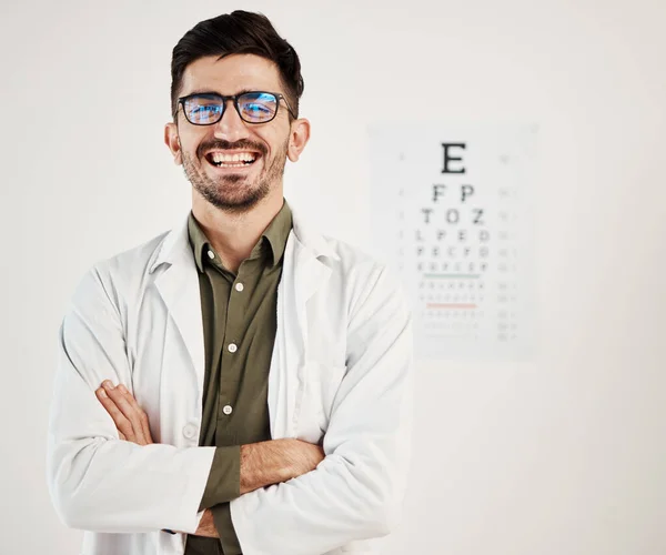 Esame Oculistico Braccia Incrociate Ritratto Uomo Optometrista Con Sorriso Fiducia — Foto Stock