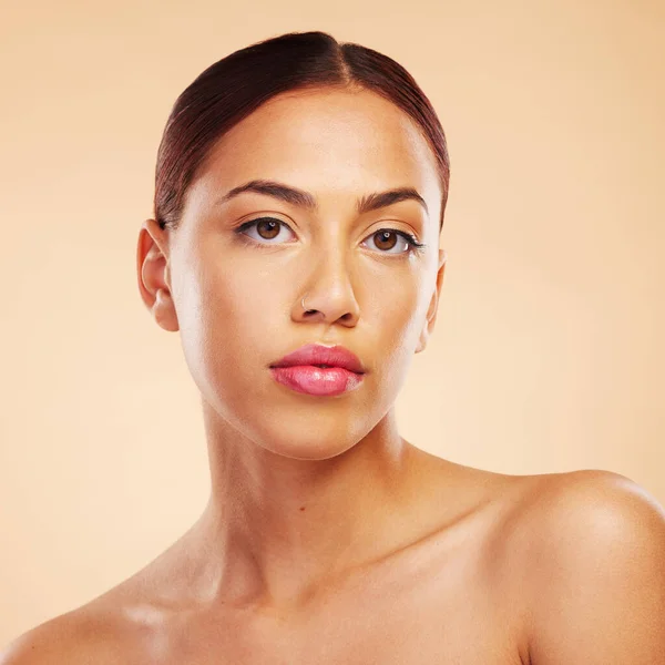 Retrato Cuidado Piel Mujer Con Belleza Dermatología Maquillaje Sobre Fondo — Foto de Stock