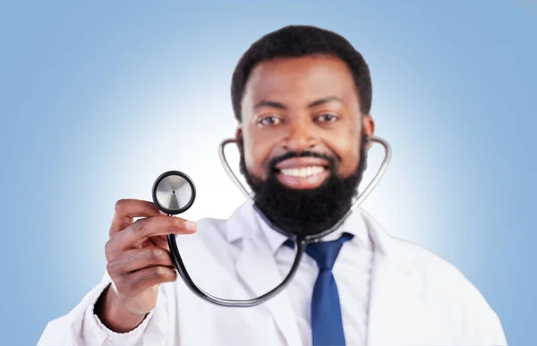 Stethoscope Portrait Man Doctor Studio Cardiovascular Exam Promo Deal Blue — Stock Photo, Image