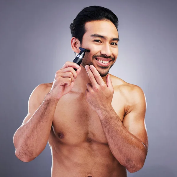 Cortador Pelo Barba Retrato Hombre Feliz Con Rutina Baño Aseo —  Fotos de Stock