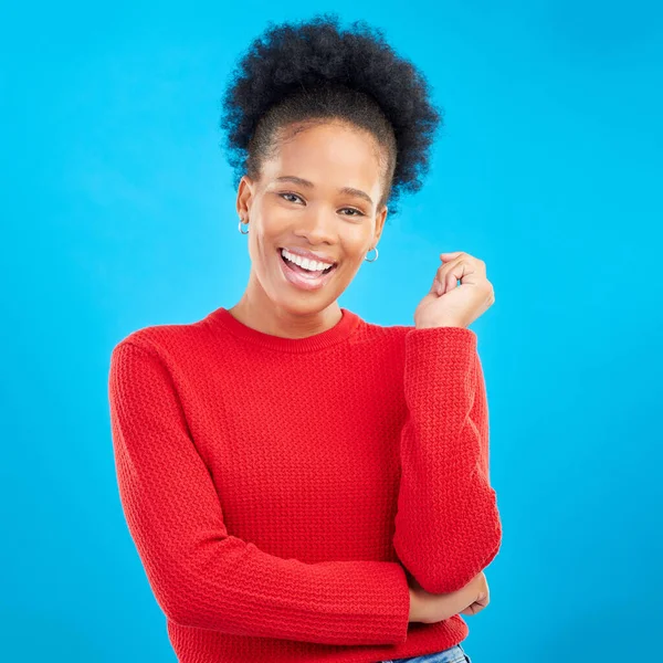 Studio Portret Vrolijke Zwarte Vrouw Met Natuurlijke Schoonheid Vertrouwen Met — Stockfoto