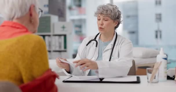 Conversando Cuidados Saúde Médico Com Paciente Prescrição Medicamentos Conselhos Consulta — Vídeo de Stock