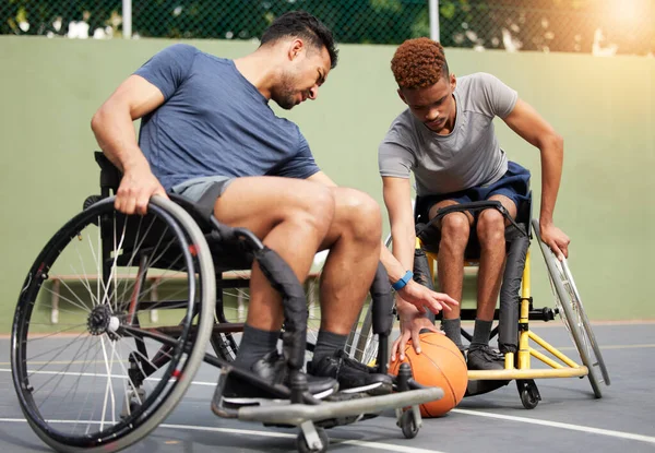Sport Basketbal Mannen Een Rolstoel Spelen Voor Training Oefening Training — Stockfoto