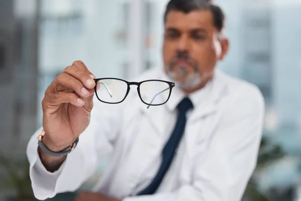 Manos Hombre Óptico Con Gafas Para Visión Vista Cuidado Médico — Foto de Stock