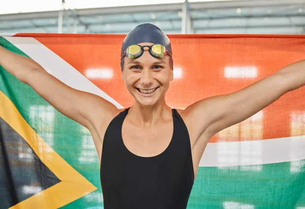 Güney Afrika Için Kadın Spor Bayrak Kazanma Gol Yüzme Oyunları — Stok fotoğraf