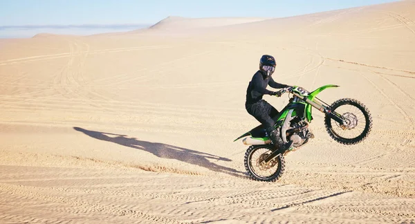 Motocicleta Areia Espaço Com Homem Deserto Para Adrenalina Aventura Treinamento — Fotografia de Stock