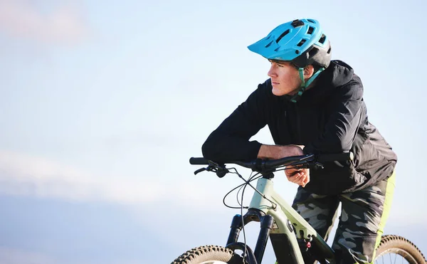 Pensamento Fitness Homem Bicicleta Natureza Para Exercício Cardio Ideia Treinamento — Fotografia de Stock