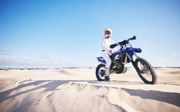 Areia Esportes Motorizados Homem Com Moto Para Adrenalina Aventura Liberdade — Fotografia de Stock