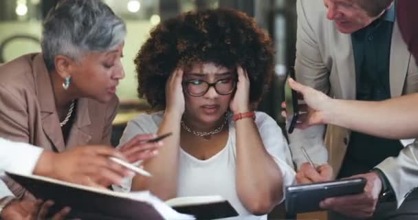 Chaos Multitasking Und Frau Mit Kopfschmerzen Firmen Und Terminkrise Mit — Stockvideo