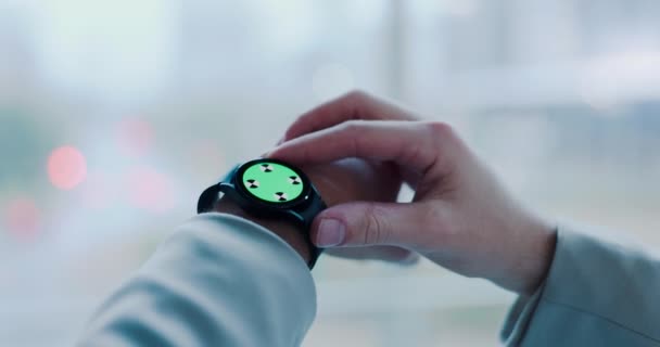 Verificação Tempo Digital Mão Uma Pessoa Para Relógio Aplicativo Ler — Vídeo de Stock