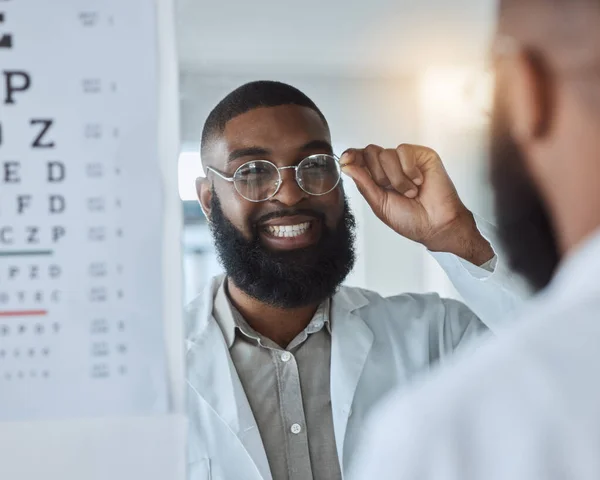Oogonderzoek Glimlach Optometrist Man Met Bril Zelfvertrouwen Gelukkige Service Het — Stockfoto